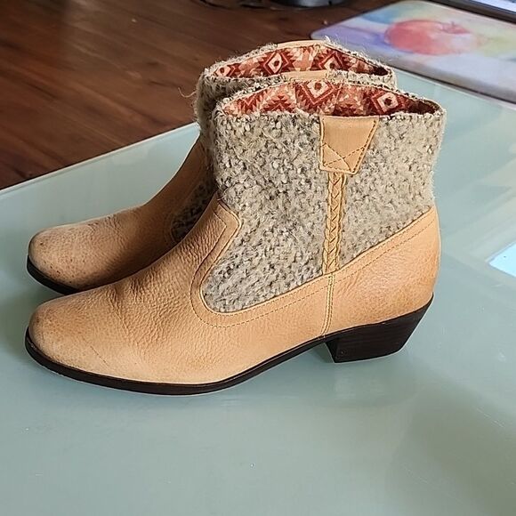 Wolverine 1883 Tan Leather Ankle Boots - Picture 3 of 9